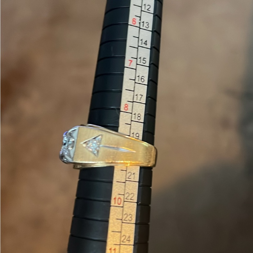 Ring - Picture 3 of 5